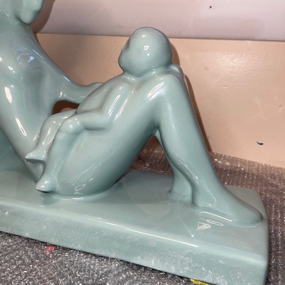 Post Modern 1980’s Mother and Child Slip cast Haeger Ceramic Sculpture - Picture 5 of 16
